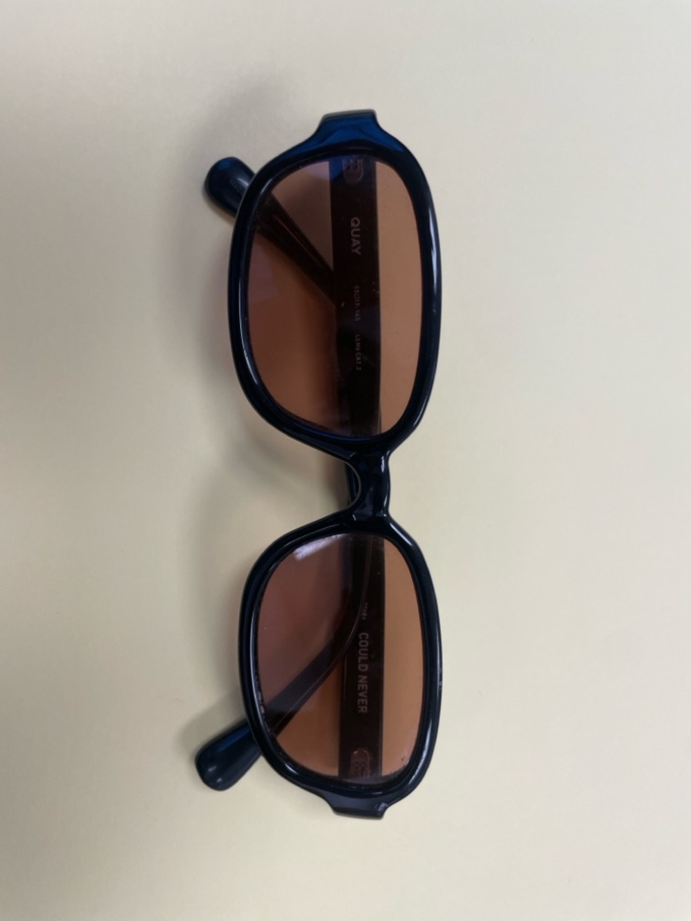 Quay Australia navy frame sunglasses with brown lenses - Picture 5 of 6